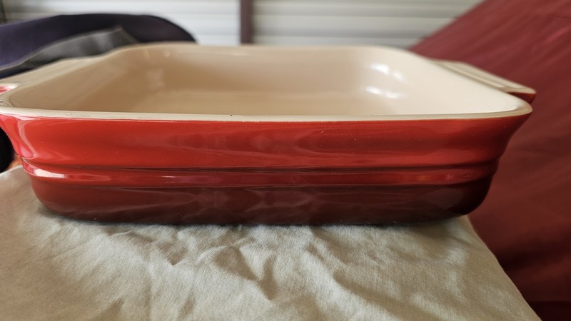 Le Creuset Baking Pan  9 In. Square (Inside) #09.46 Two Tone Red. Excellent 