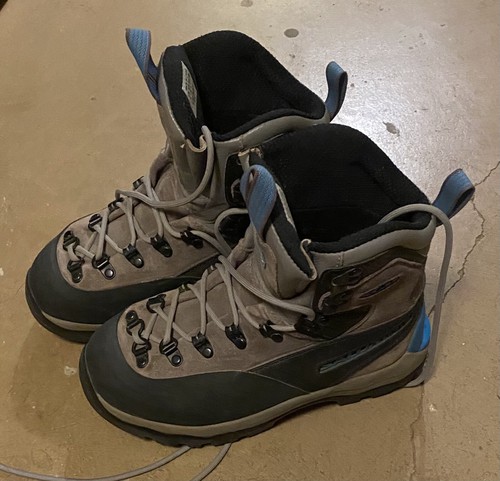 Women's Salomon Contagrip Hiking Boots 