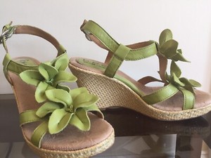 lime green wedge heels