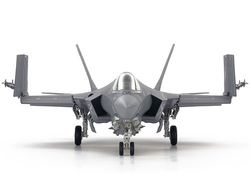 Tamiya 61127 1:48 F-35C LIGHTNING II Stealth mode/Air2Air mode/Beast mode option - Picture 8 of 24