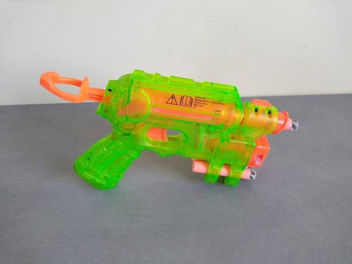 NERF N-Strike Transparente Verde Flúor + 3 Dardos - Luminoso Y Translúcido - Imagen 7 de 8