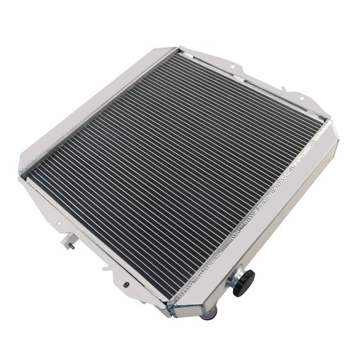 Mishimoto Toyota Hilux 2.8L Diesel Performance Aluminium Radiator, 1988-1997 main image 0
