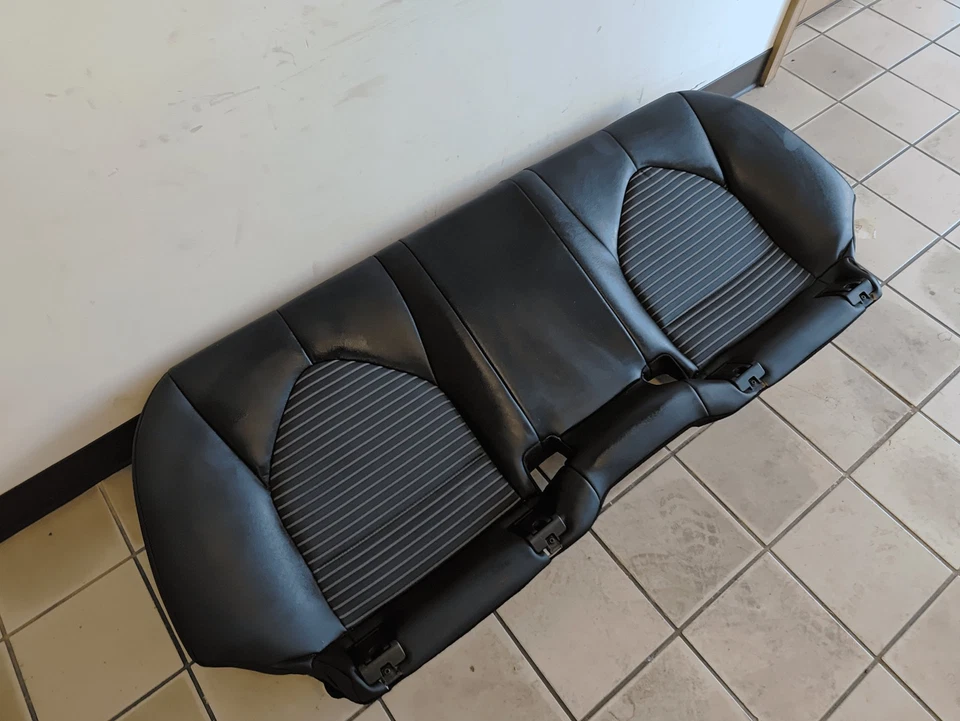 Cojín inferior asiento trasero Toyota Camry 2021-2023 Softtex negro OEM Foto 4 de 4