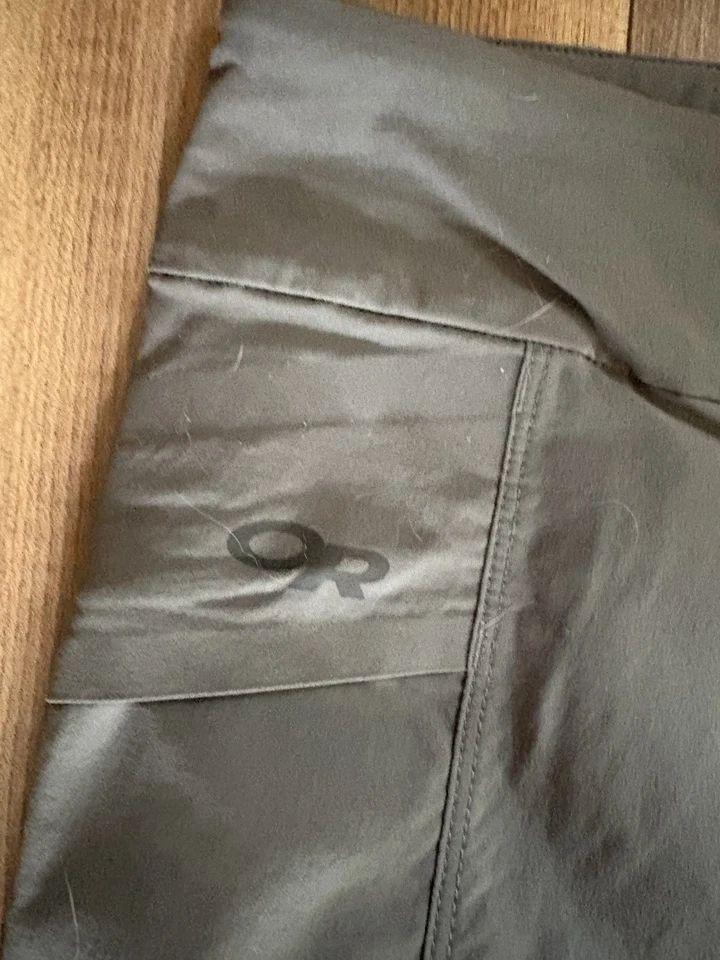 Outdoor Research Women's Convertible Ferrosi Pants Size 8 Hiking Green Zip Off - Image 4 of 4