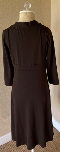 Vestido ajustado acampanado tejido jersey mate en V acanalado Susana Monaco L 8 marrón - Imagen 4 de 8