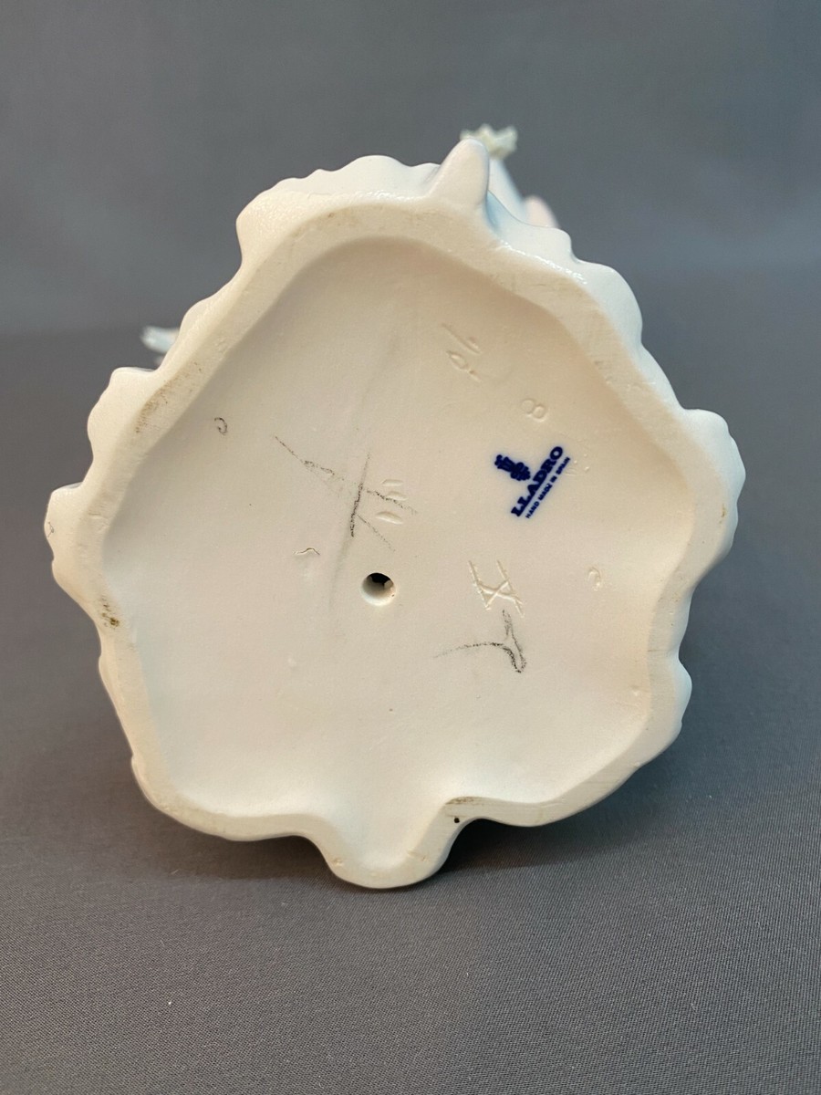 Lladro DAINTY LADY #4934 Glossy 14