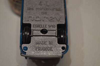 Miniature NOREV Renault 4L Rouge - Échelle 1/43, Série France N°53 - Défaut Au Coffre (collé) - Occasion
