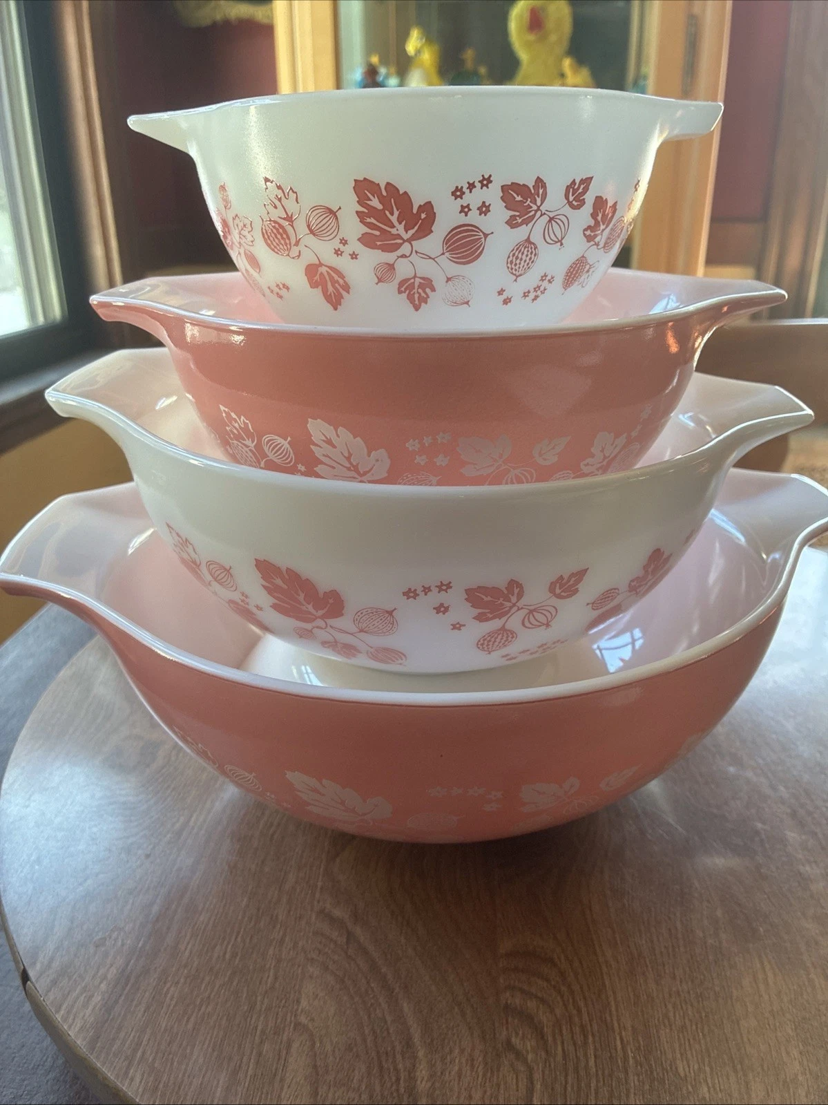 Vintage Pyrex Gooseberry Pink White Cinderella Nesting Bowls Set 441 442 443 444
Opens in a new wind