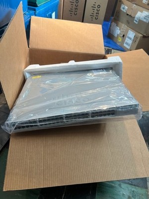 Cisco WS-C3850-48P-E with 715W PS, stack cable, power stack and rack mounts