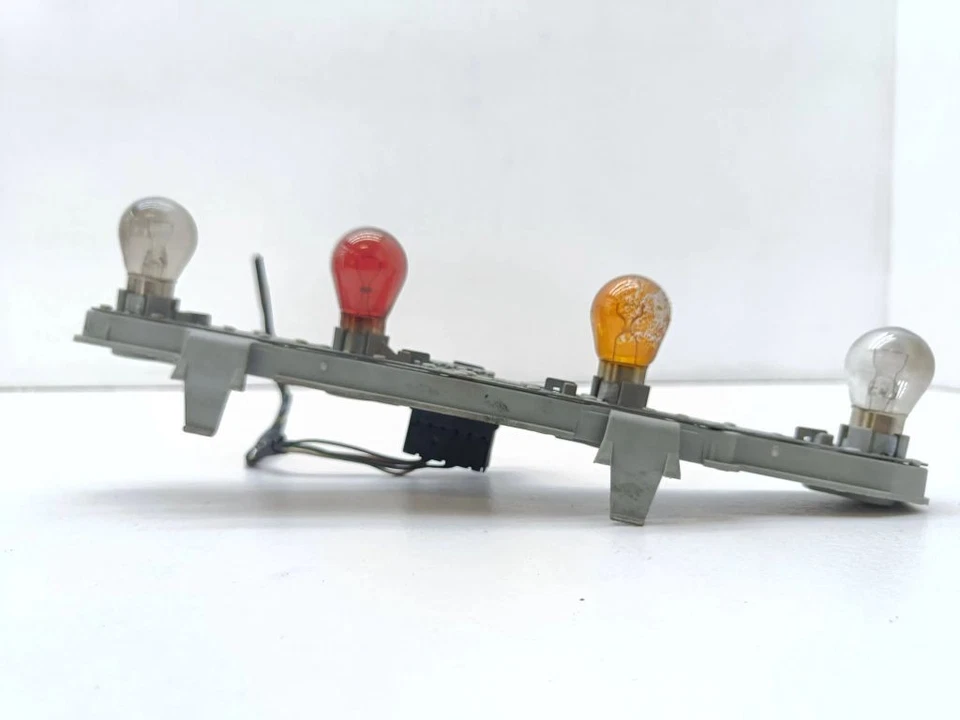 Soporte bombilla trasero derecho Opel Zafira B 2009 diésel RPG21304 - Imagen 4 de 4