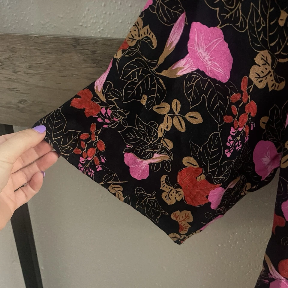 NUEVO CON ETIQUETAS ZARA Mono Floral Negro Rosa Viscosa Envoltura Cuello en V Pierna Ancha Corbata Cintura XS Foto 4 de 4