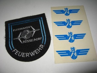 4x Aufkleber altes logo 6x2 5 cm und 1x Aufnäher Feuerwehr Flughafen Düsseldorf.