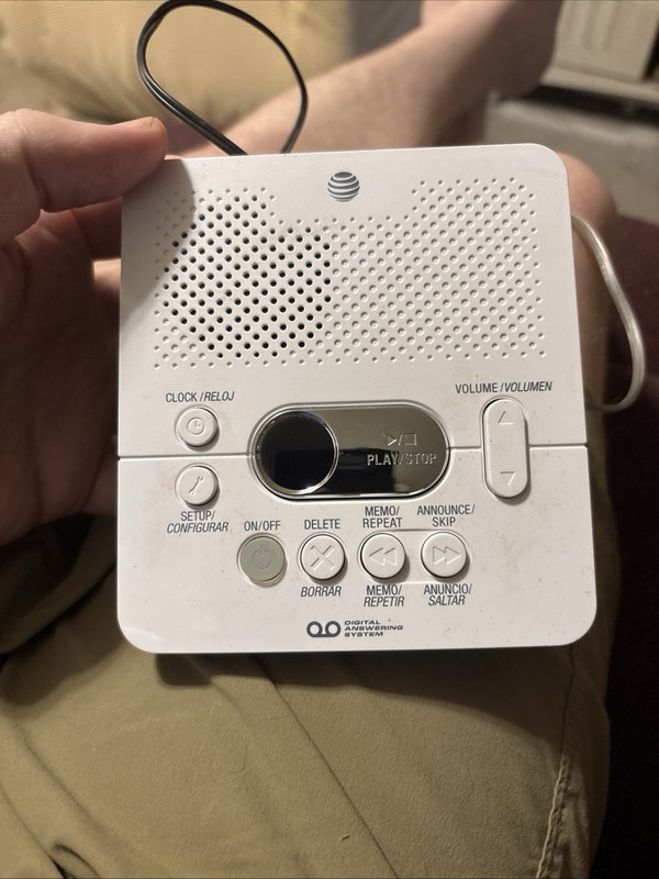 AT&T 1740 Digital Answering Machine System 60 Minutes Recording Time/Date Stamp