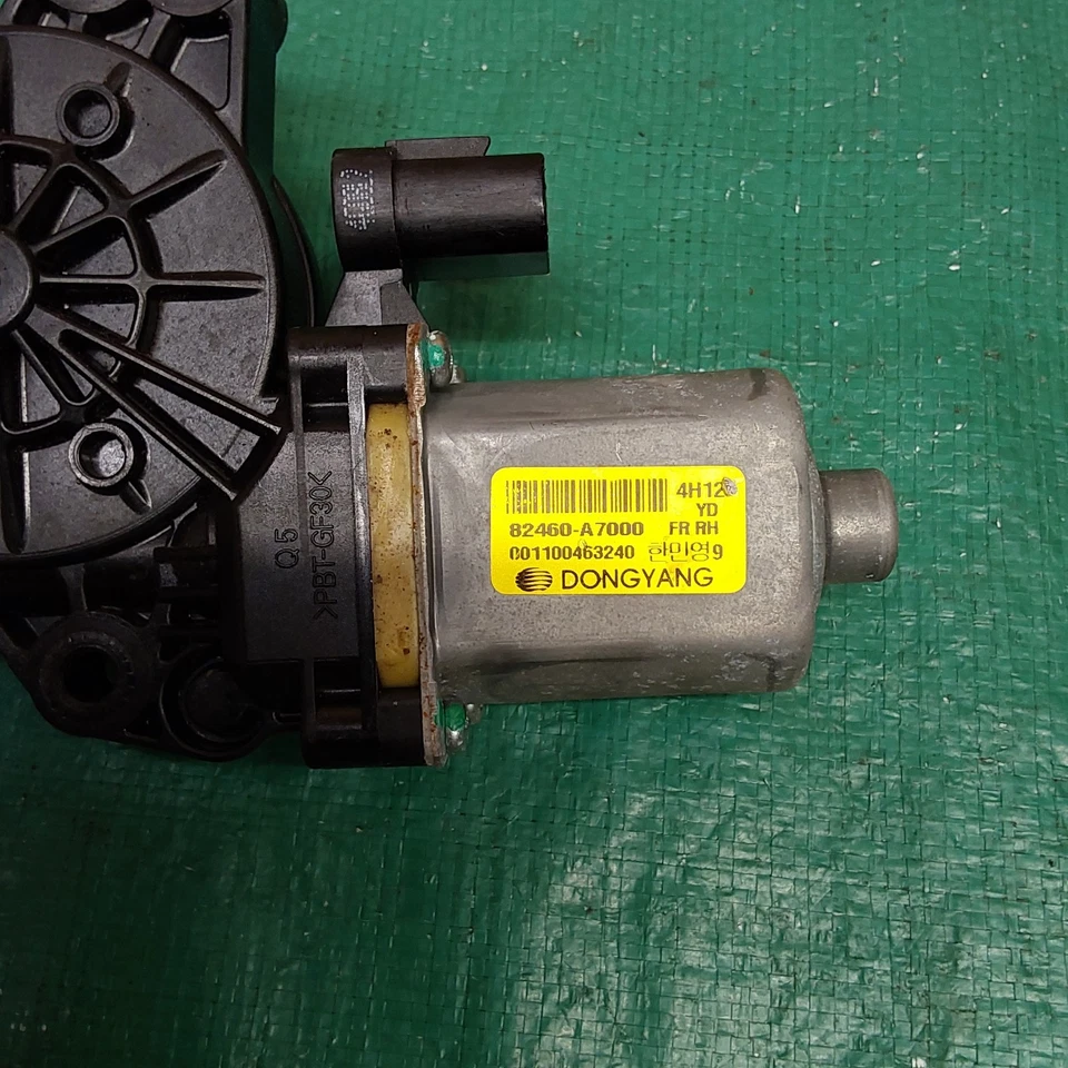 Motor de ventana eléctrica delantera derecha Kia Forte 2014-2018 OEM Foto 4 de 4