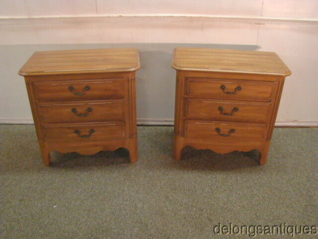 65757:Kincaid Solid Maple Country 高評価のクリスマスプレゼント French Pair 代引可 of Night- 3-Drawer