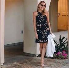 NEW Size 00 White House Black Market The Ultimate reversible Dress Floral Black