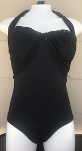 Dana-Bachman-3-in-1-Strap-One-Piece-Black-Slimming-Swimsuit-10