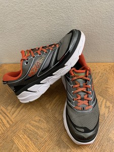 hoka one one conquest 3 m