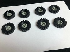 Lego 8 x Reifen Wheel light gray Split Axle H...