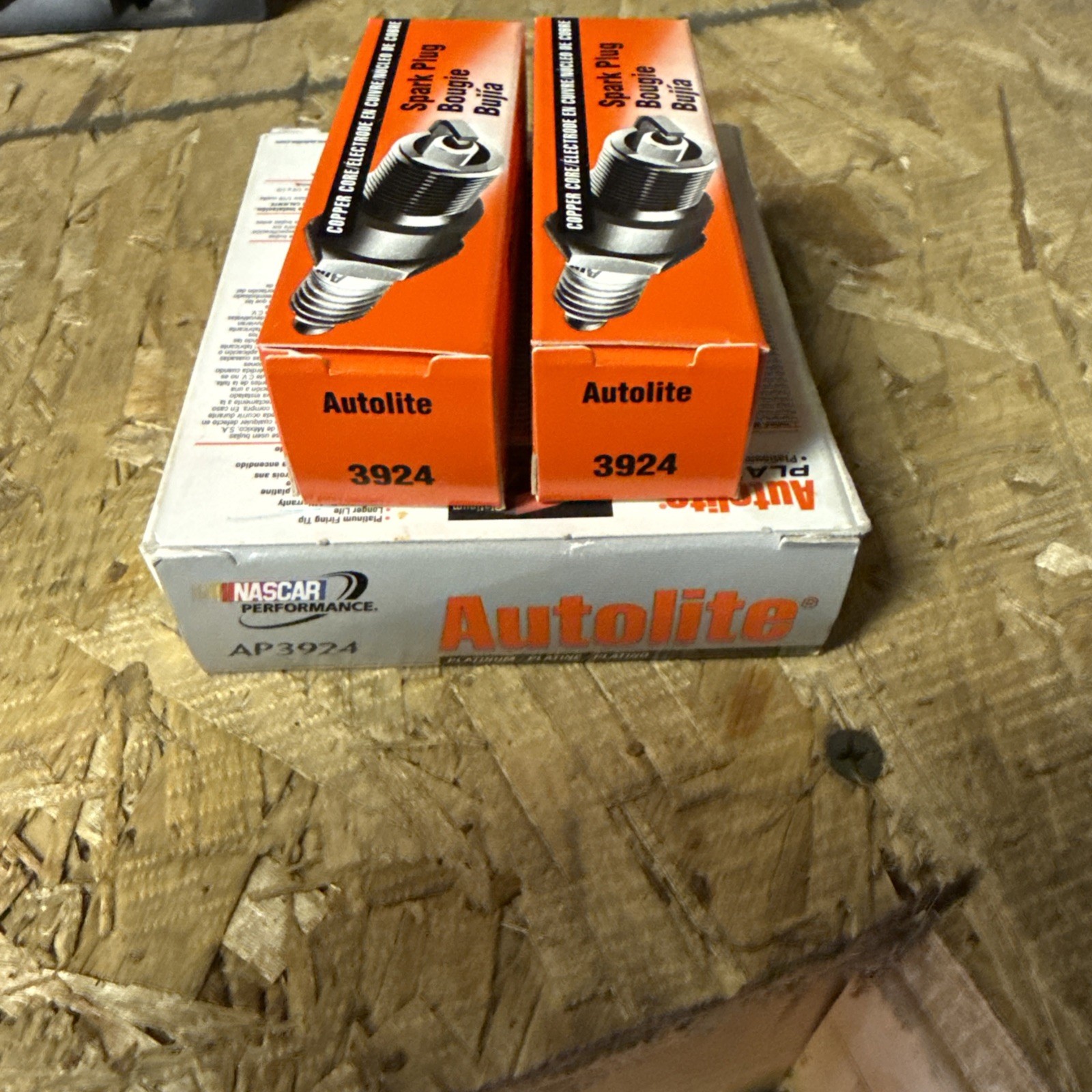 Autolite 3924 Platinum Spark Plugs lot of 6