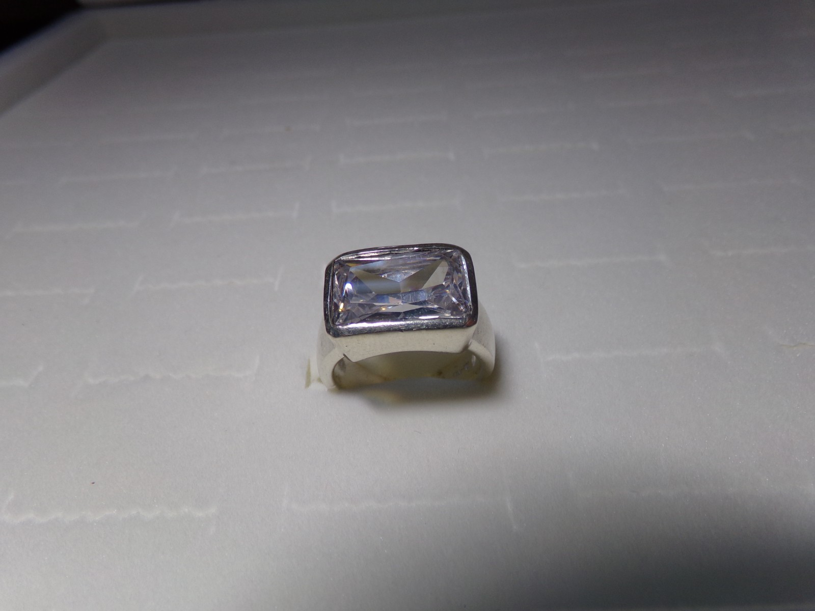 Clear Stone Solid Sterling Silver 925 Ring Size 8… - image 2