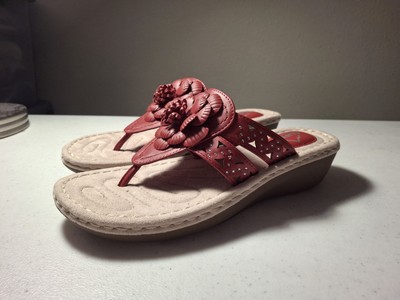Cliffs By White Mountain Cynthia Berry Red Flower Thong Sandal Women's Size 8