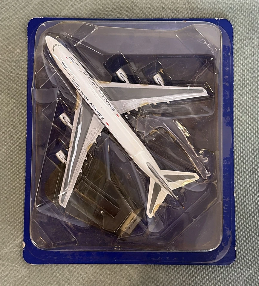BOEING 747-400 SINGAPORE AIRLINES SCALA 1:460 AEREO MODELLO FABBRI - Immagine 2 di 4