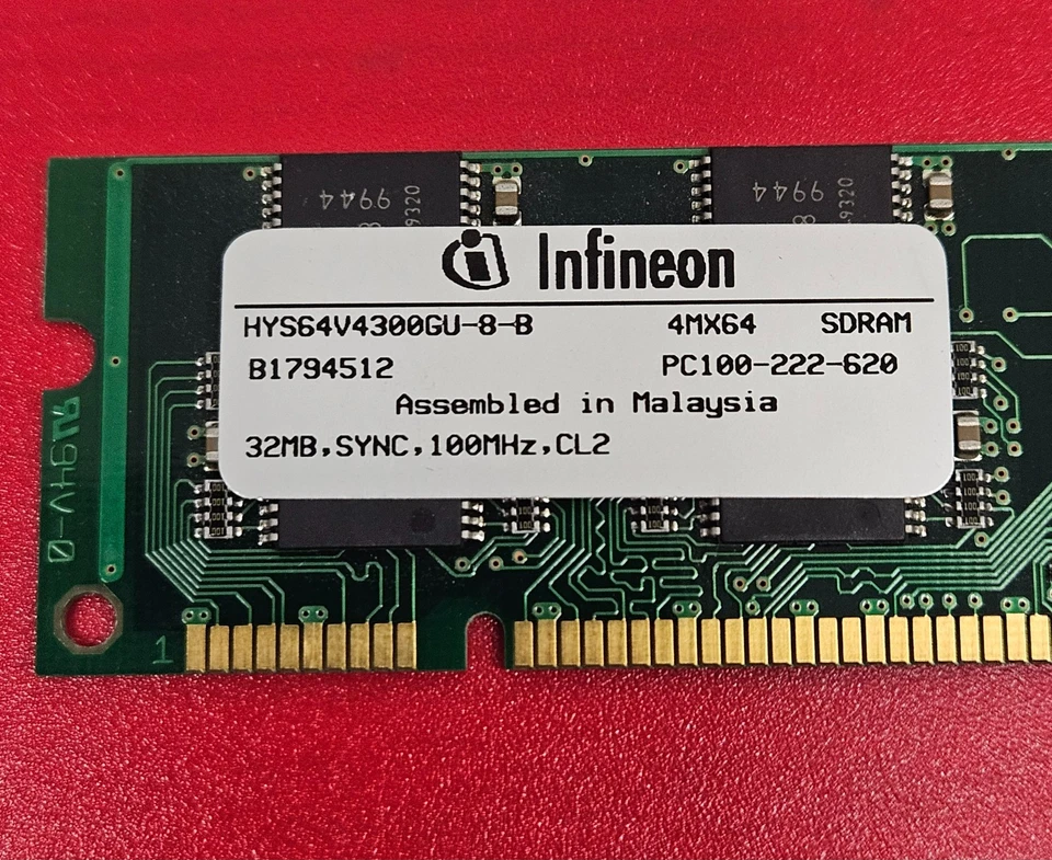 Infineon HYS64V4300GU-8-B 4MX64 RAM SDRAM PC100-222-620 32MB 100MHz CL2 - NEW - Image 2 of 3