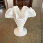 Vintage Fenton Hobnail White Milk Glass Vase Fluted Ruffle Edge - 3 3/4 “ 🔥