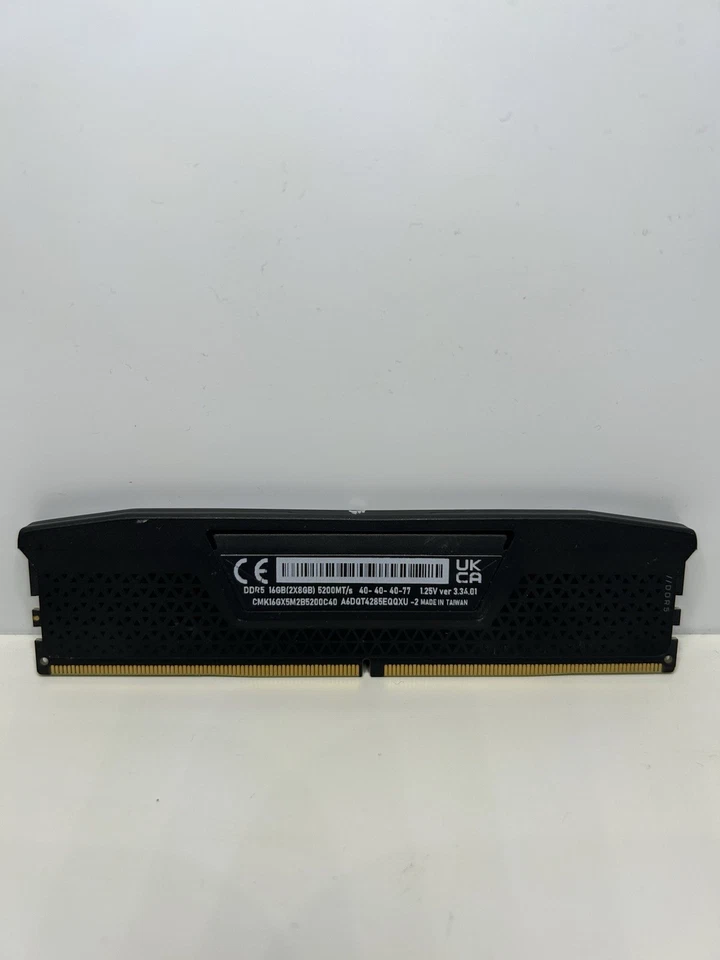Corsair DDR5 RAM - 8GB, 5200MHz, Black/Dark Grey “Excellent Condition” - Image 3 of 4
