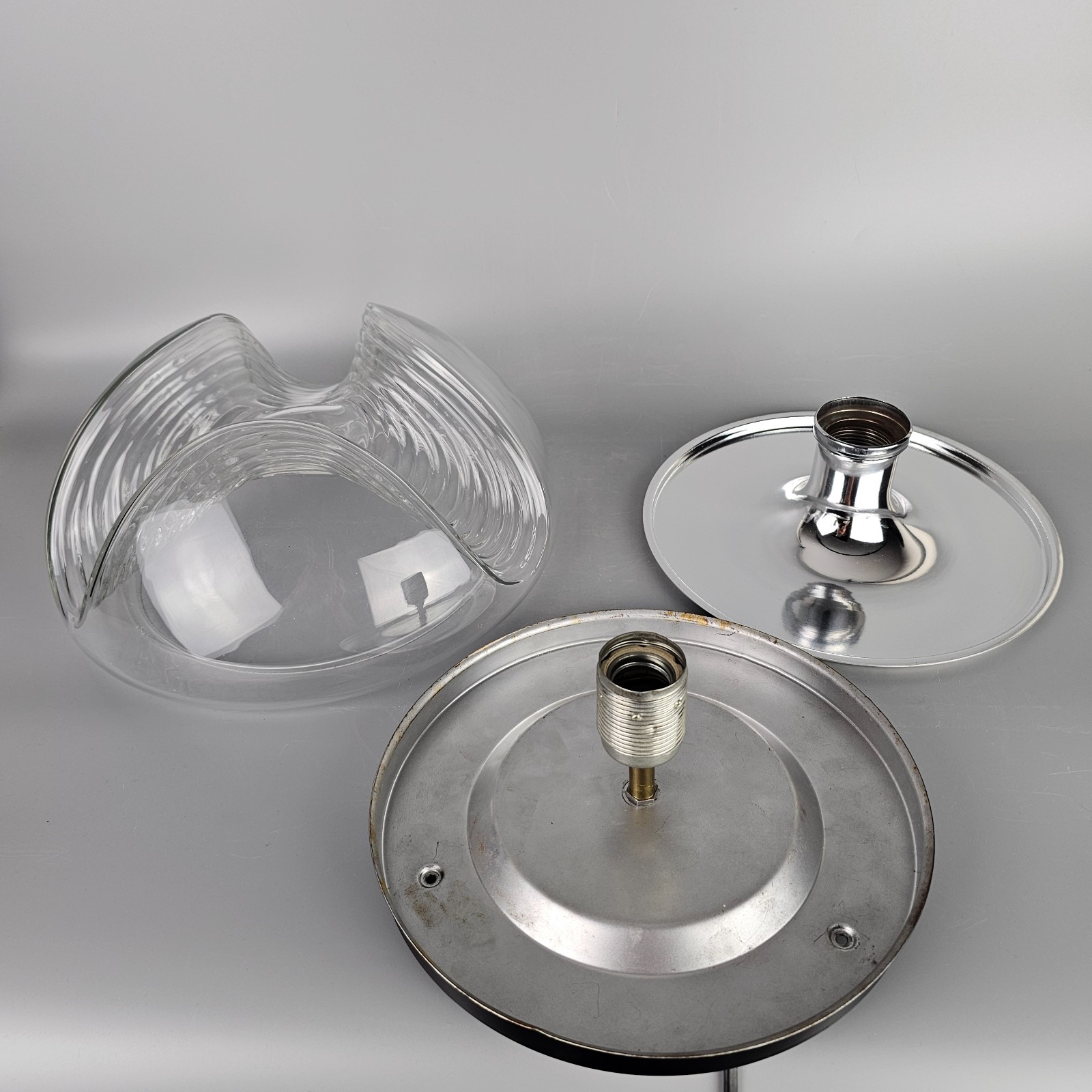 Foto 11 van Vintage Ceiling Lamp, Peill & Putzler “Wave” / “Futura”, Ø 32 cm, space age