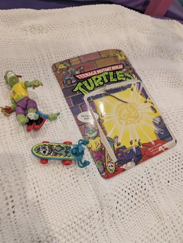 Mondo Gecko 100% Complete W/Card TMNT 1990 Playmates Vintage Action Figure