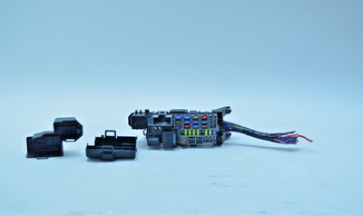 07-11 VOLVO S80 3.2L FUSE RELAY BOX OEM