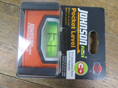 Johnson Level 1721p Magnetic Pocket Level NEW - Picture 2 of 5