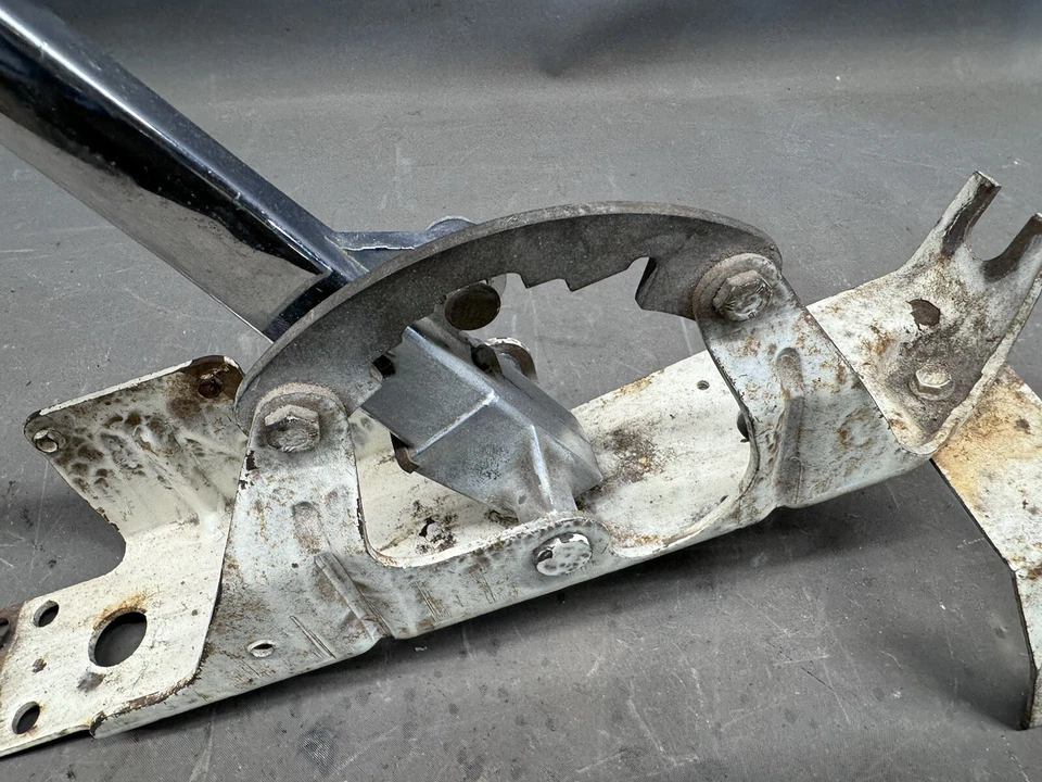 1967-1969 Oldsmobile Cutlass 442 Automatic Center Console Floor Shifter Knob OEM - Image 3 of 4