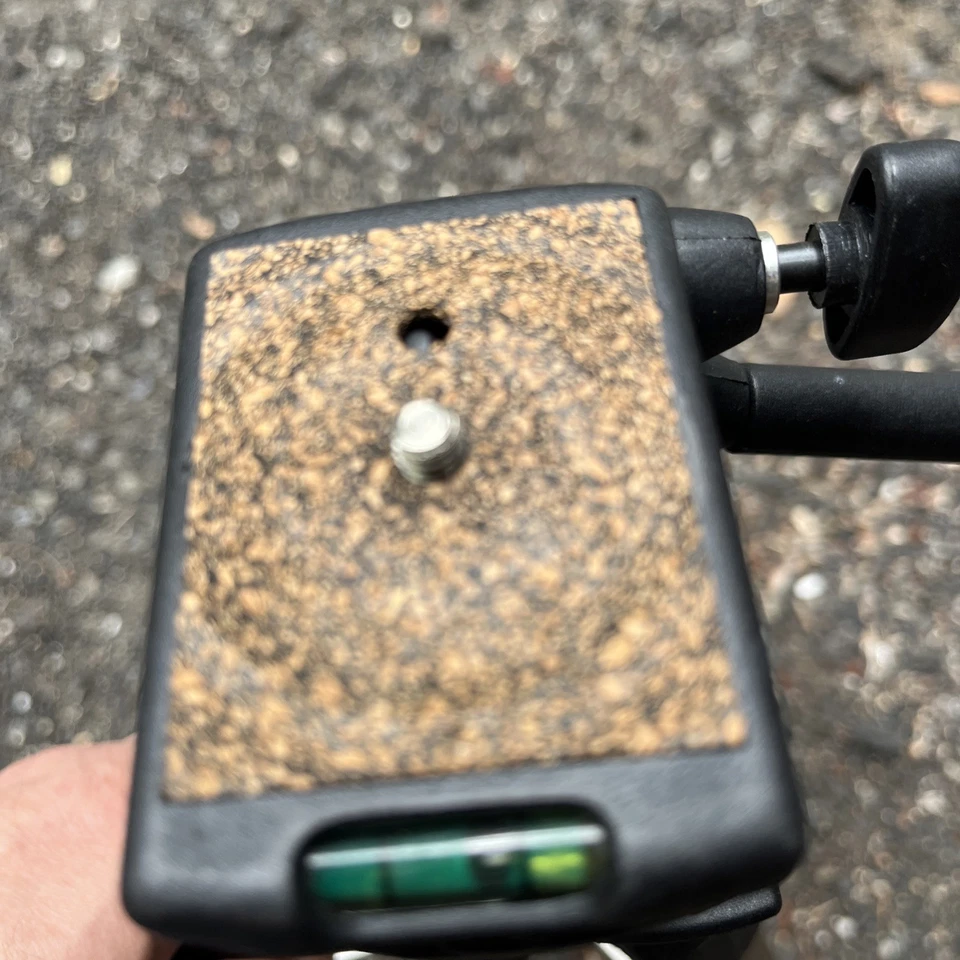 Tripod Quantaray QSX 6601 Aluminum Collapsible Photography Tripod - Image 3 of 4