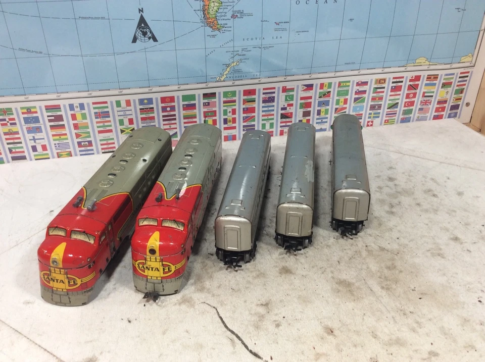 Marx 21 Diesel Engine Metal SET and 3 Tin Toy Passenger Car O Gauge - Image 3 of 4