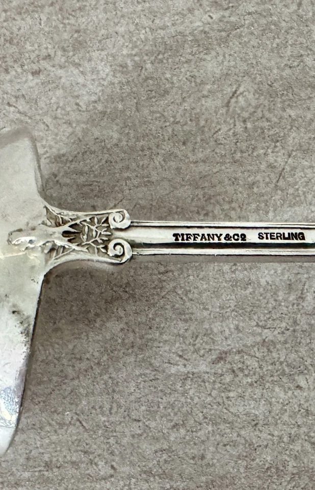 "CUCHARÓN SALSA O CREMA TIFFANY PATRÓN OLÍMPICO PLATA ESTERLINA 6 3/4""" Foto 4 de 4