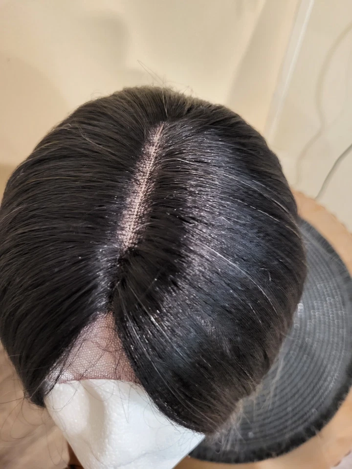 Nueva peluca Juno frontal de encaje suave Outre  Foto 2 de 4