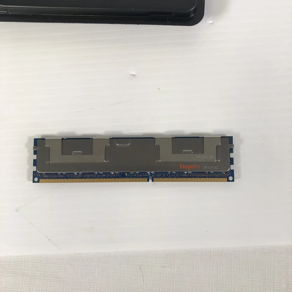 Lot of 6 Hynix HMT151R7TFR4C-H9 4GB PC3 10600R 2RX4 ECC Dimm - Image 3 of 4