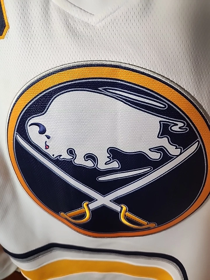 Jake McCabe #19 Buffalo Sabres NHL Jersey Fanatics Mens Size Small - Image 4 of 4