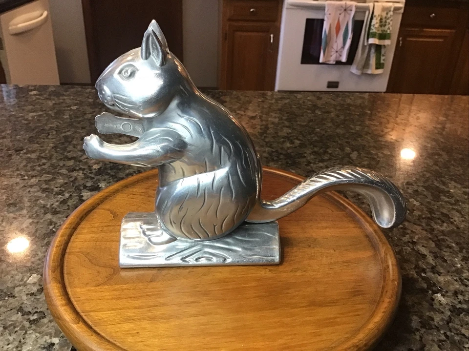 "ARDILLA CASCANUECES NORPRO VINTAGE EN UN TRONCO ALUMINIO FUNDIDO METAL 9"" GRAN DECORACIÓN" Foto 2 de 4