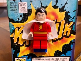 LEGO DC SHAZAM MINI FIGURE 2012 SDCC VERY RARE!