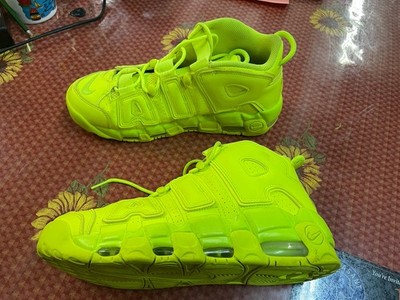 9.5 Nike Air More Uptempo Volt Mid Top Men s Lace Up Athletic Sneaker 9.5