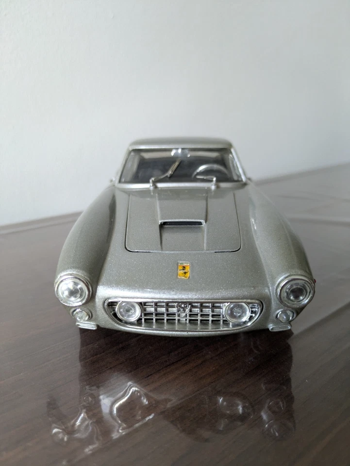 Ferrari 250 gt berlinette 61 jouef evolution 1/18 - Photo 2/4