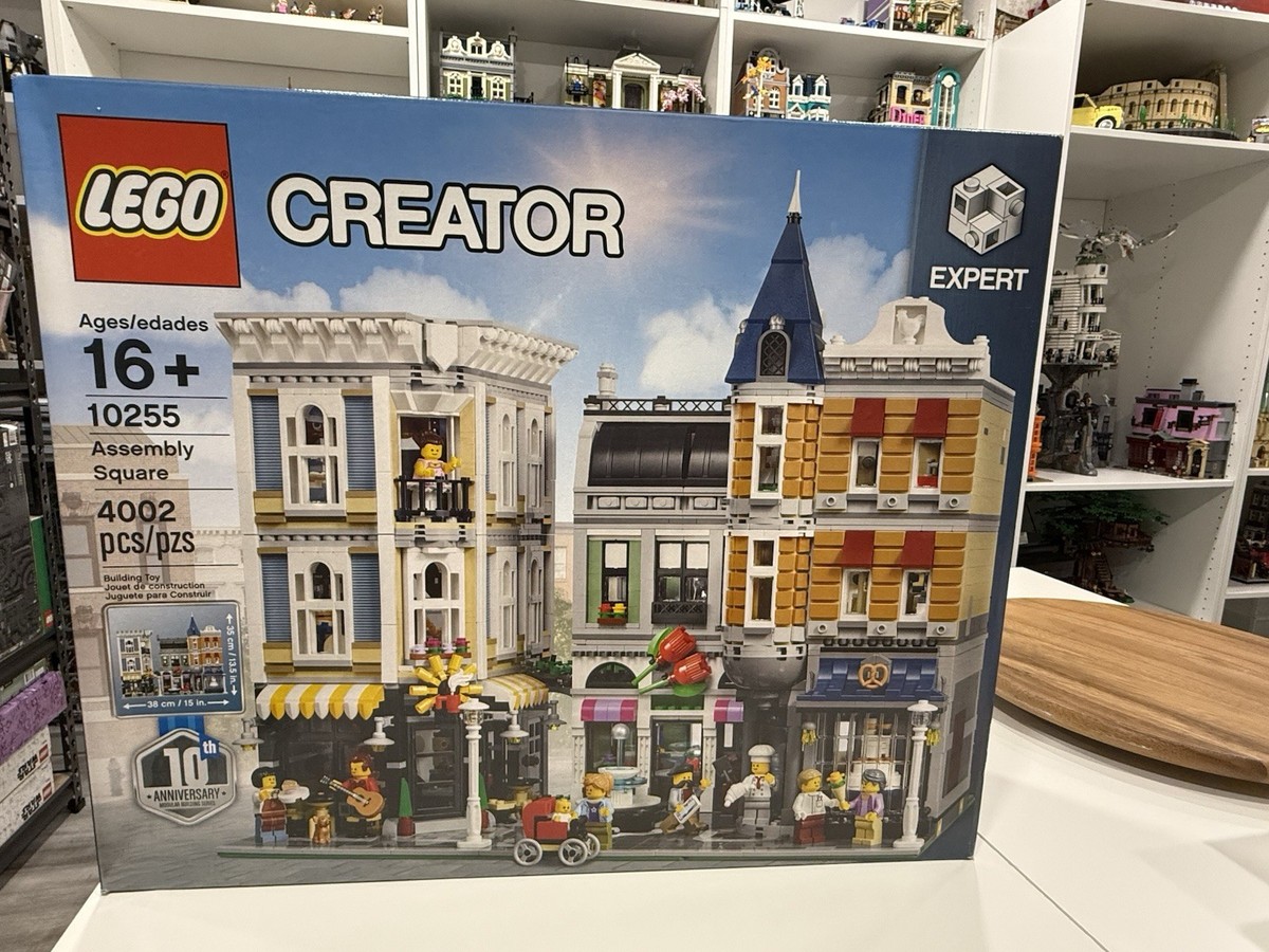LEGO Creator Expert 10255: Assembly Square 4002 Pcs New