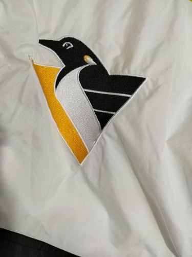 Vintage 1990's Pittsburgh Penguins NHL Apex One Size XL Nylon Jacket - Picture 3 of 11
