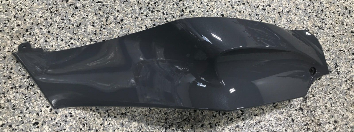 Kawasaki ZX10R Tank Shroud R/H OEM New Take Off 2019 P/N 14093 