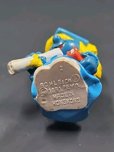 2 Vintage Smurfette Graduation Graduate Secretary 1981 PVC Figures Schleich - Picture 6 of 12