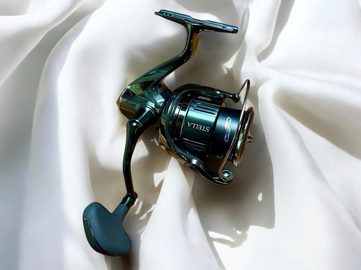 22 STELLA 4000MHG 22ステラ Near Mint] Shimano 22 Stella 4000MHG Spinning Reel w/Box